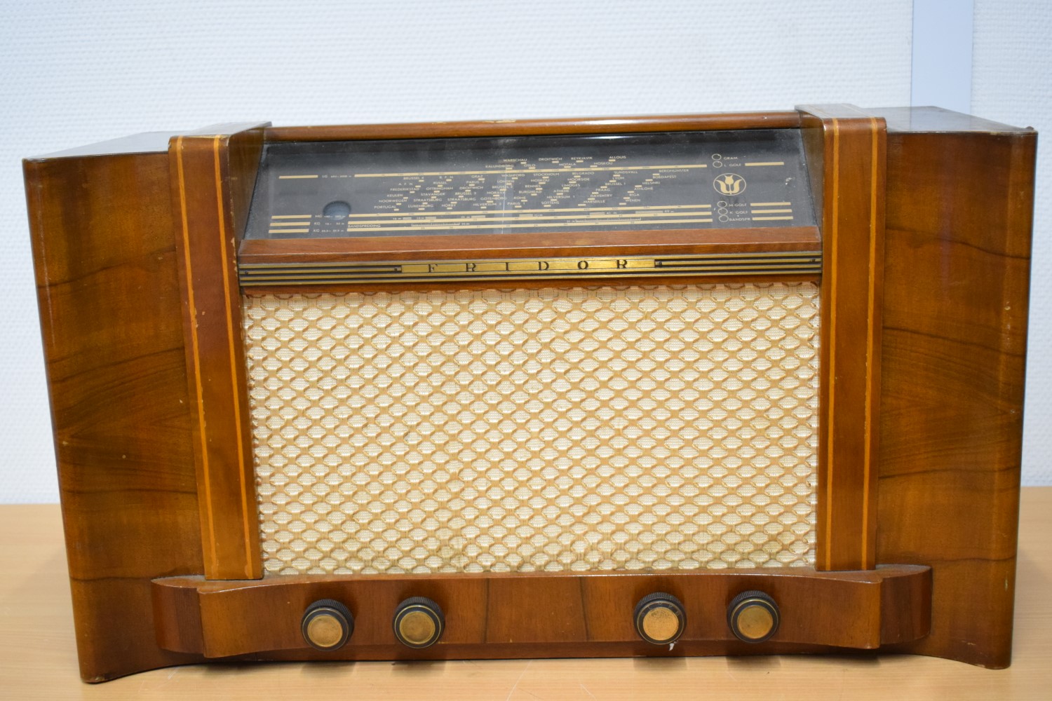 Fridor Type 513 Tube Radio  			